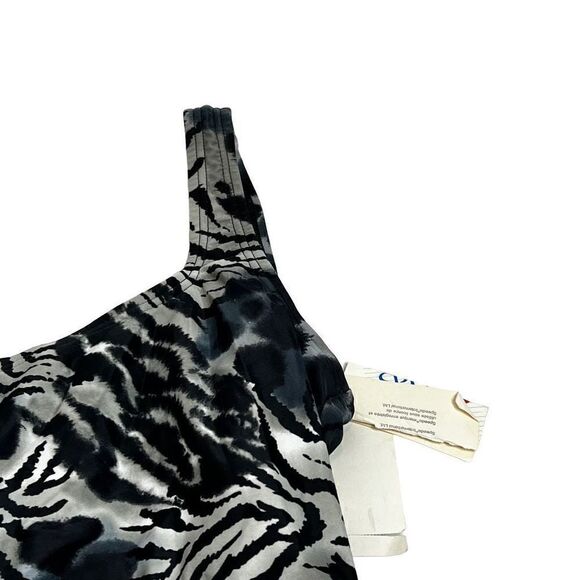 Speedo NWT black and gray animal print one piece swimsuit size 12 - Picture 6 of 13